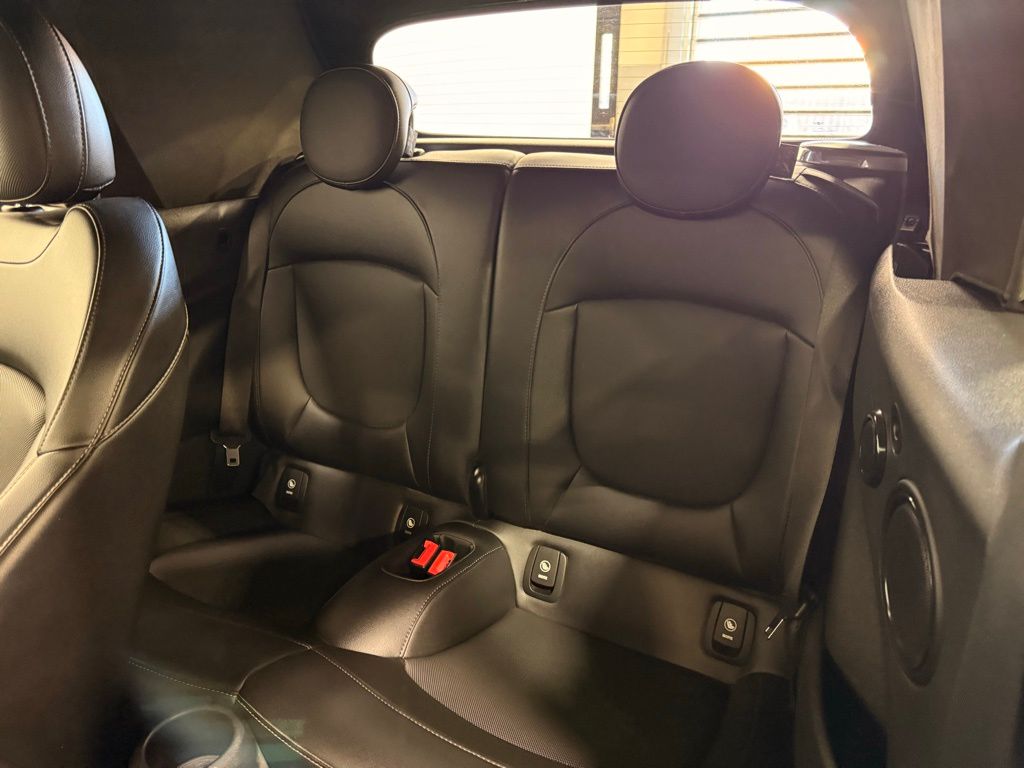 Thumbnail: 2017 MINI Cooper - 16