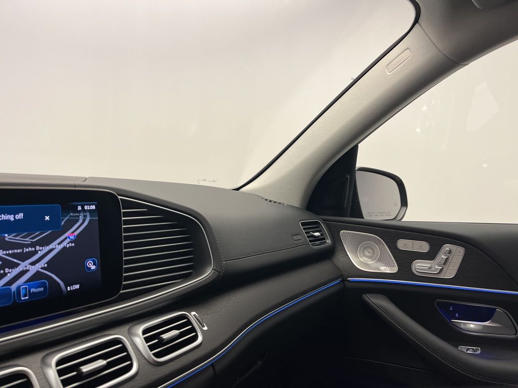 Thumbnail: 2026 Mercedes-Benz GLS - 22