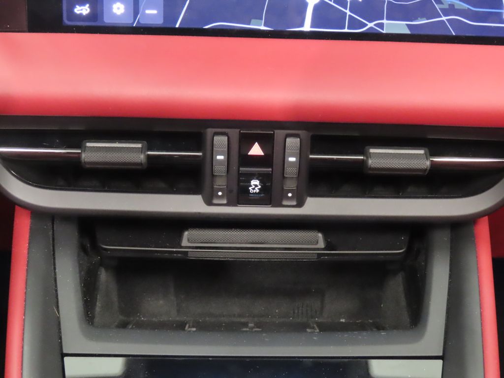 Thumbnail: 2024 Porsche Macan - 27