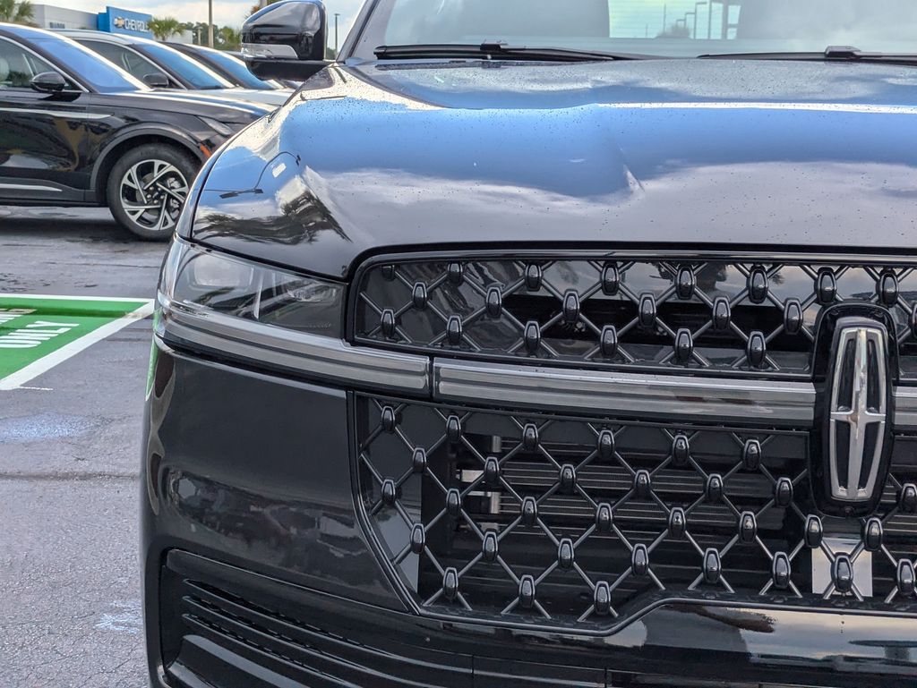 2027 Lincoln Navigator Reserve L