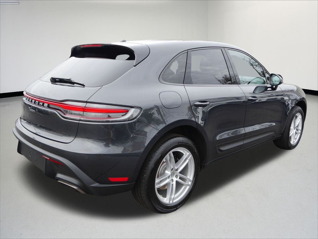 Thumbnail: 2023 Porsche Macan - 7