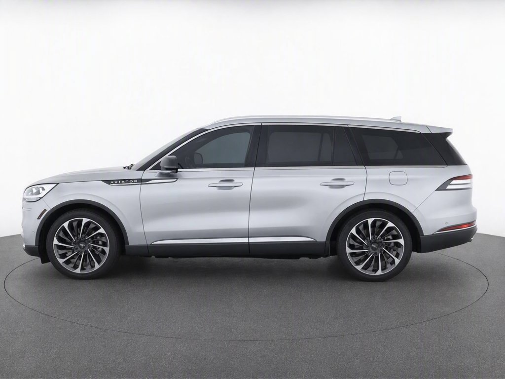 Used 2020 Silver Lincoln Reserve image 7