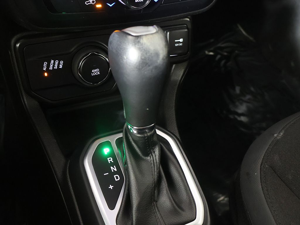 Used 2023 Black Jeep Latitude image 45