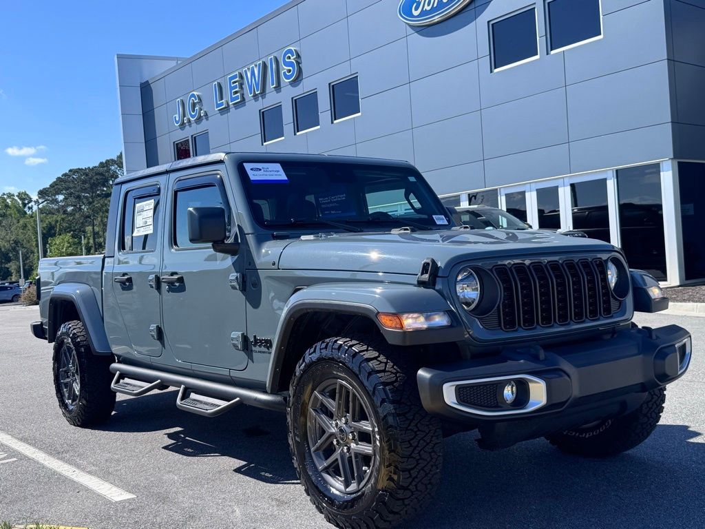 2024 Jeep Gladiator Sport S's photo