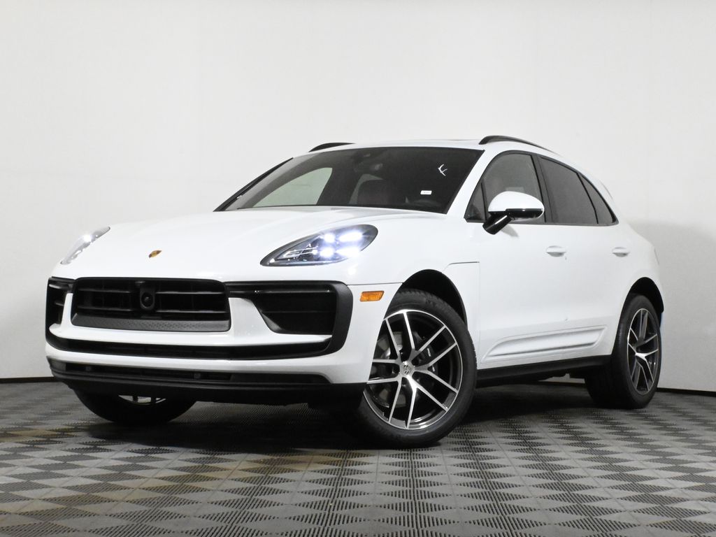 Thumbnail: 2026 Porsche Macan - 1