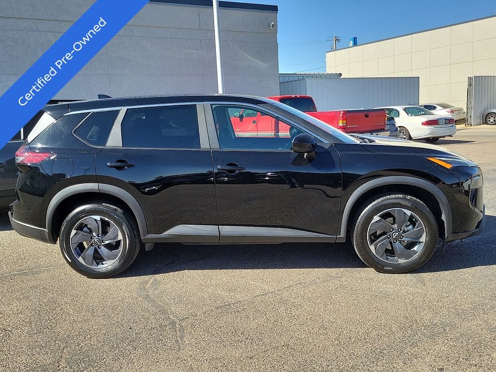2025 Nissan Rogue SV - 11
