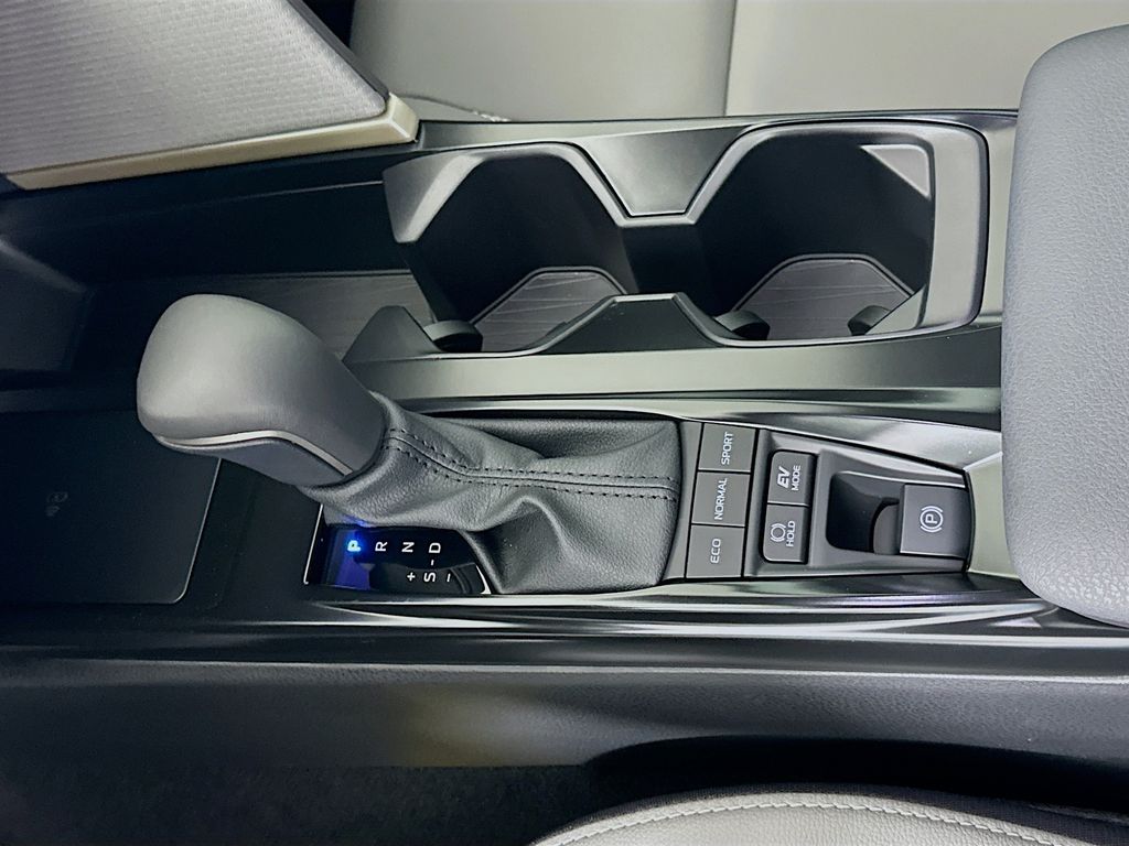 Thumbnail: 2025 Toyota Camry - 17