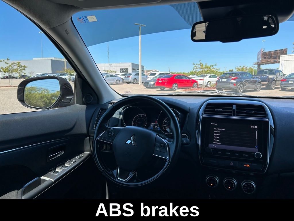 Used 2021 Gray Mitsubishi 2.0 SE image 9