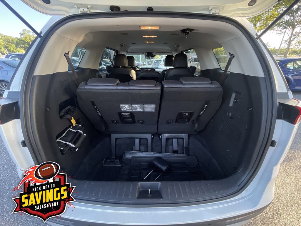 Used 2022 Kia Carnival Van
