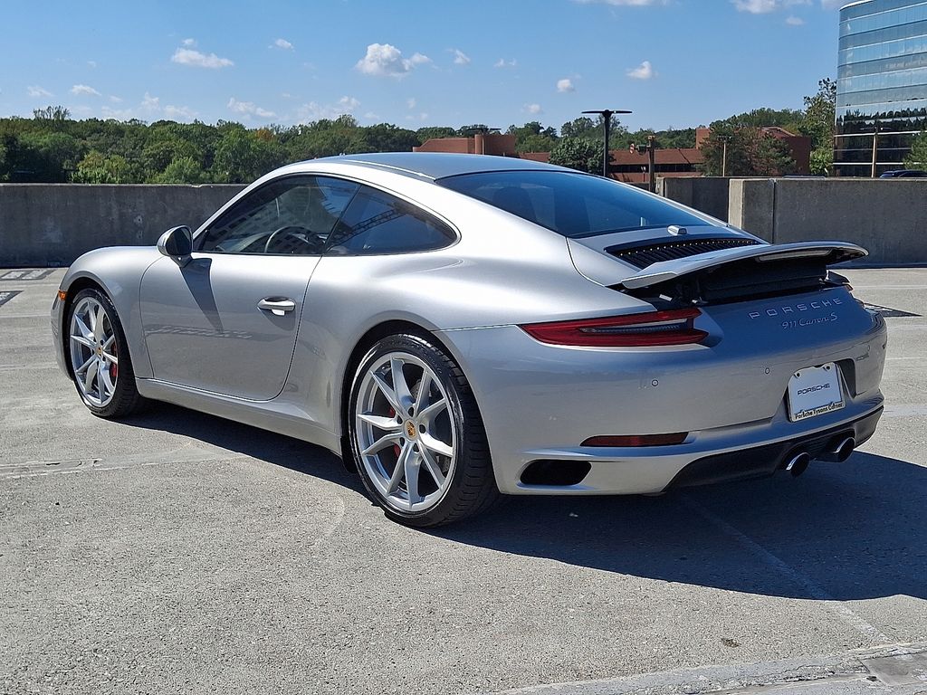 Thumbnail: 2017 Porsche 911 - 3