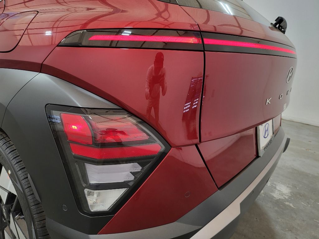 2025 Hyundai Kona Limited 8