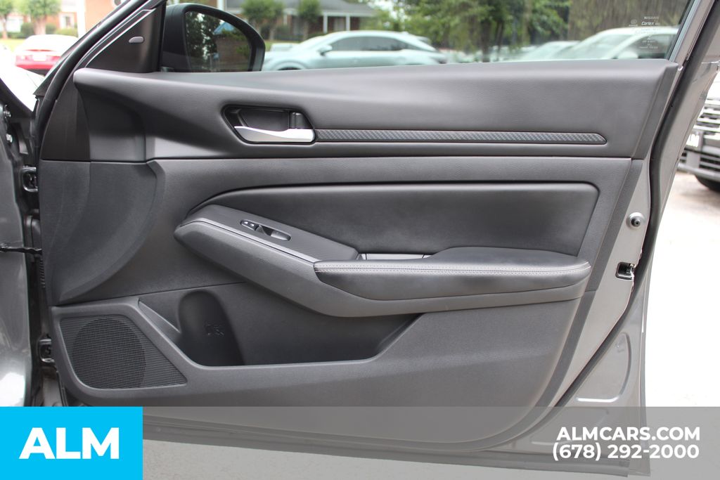 Used 2025 Gray Nissan 2.5 SV image 36