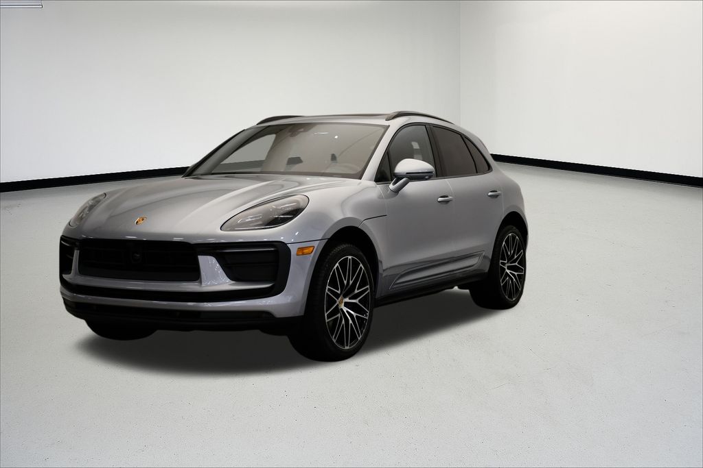 Thumbnail: 2026 Porsche Macan - 1