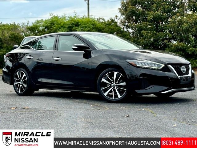 2023 Nissan Maxima SV's photo