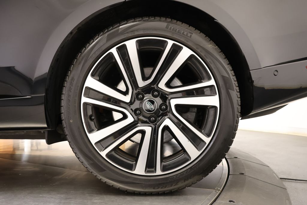 Thumbnail: 2023 Land Rover Range Rover - 10