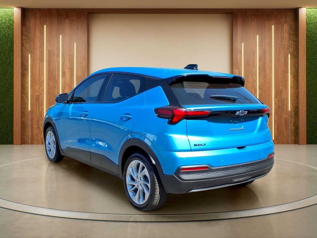 ChevroletBolt EV28