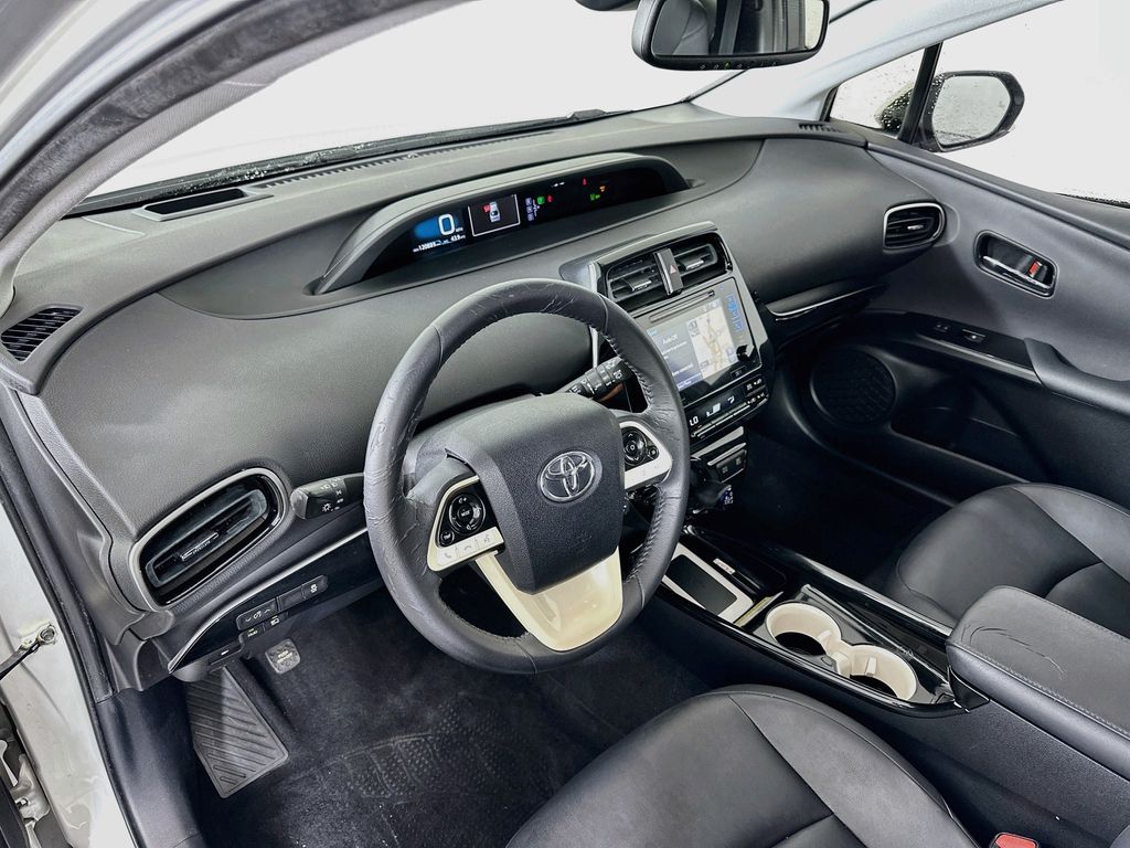 Thumbnail: 2016 Toyota Prius - 9