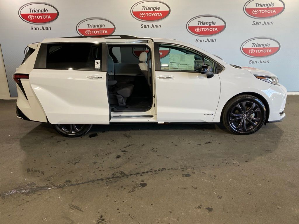 Thumbnail: 2026 Toyota Sienna - 8