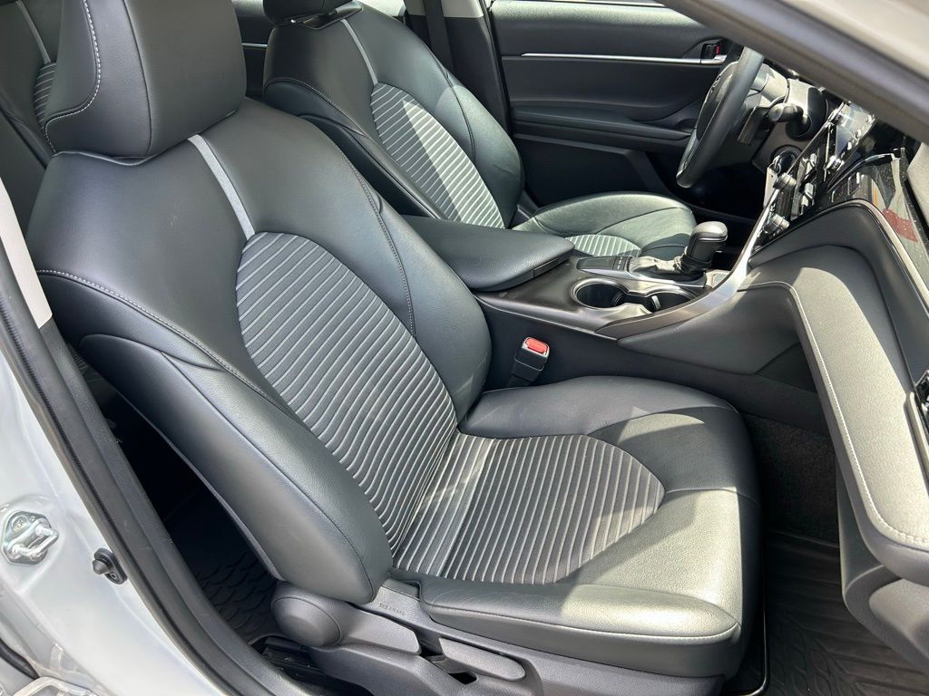 2022 Toyota Camry SE 15