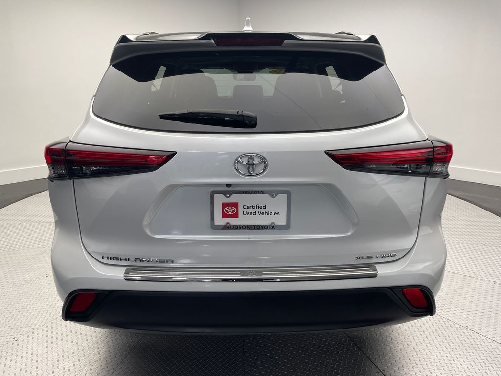 Thumbnail: 2022 Toyota Highlander - 6