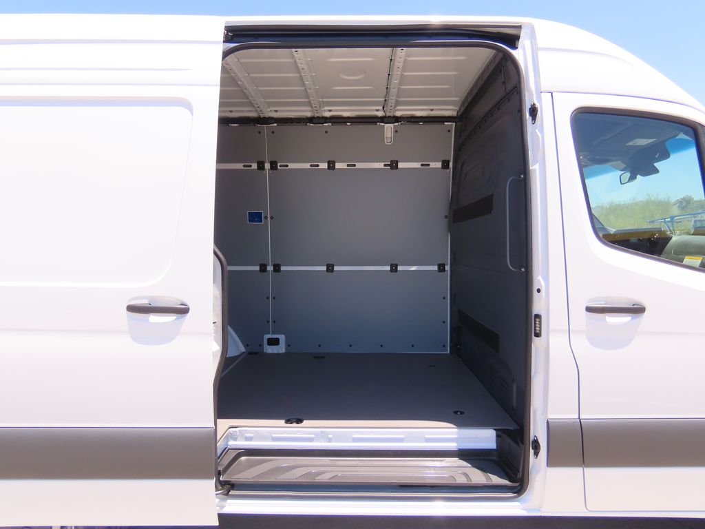 Thumbnail: 2025 Mercedes-Benz Sprinter - 24