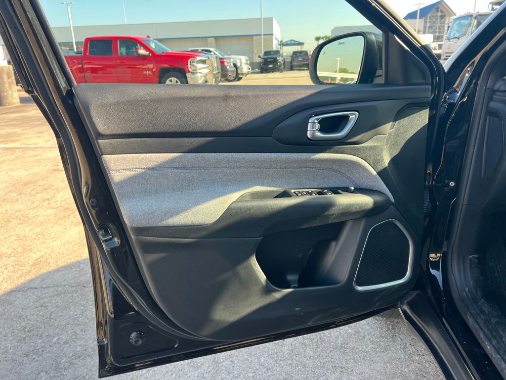 2023 Jeep Compass Sport Black at River Oaks CDJR