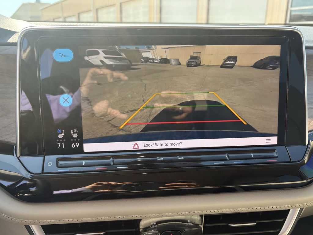 2024 Volkswagen Atlas 2.0T SE  at Big Star Chrysler Jeep Dodge Ram 