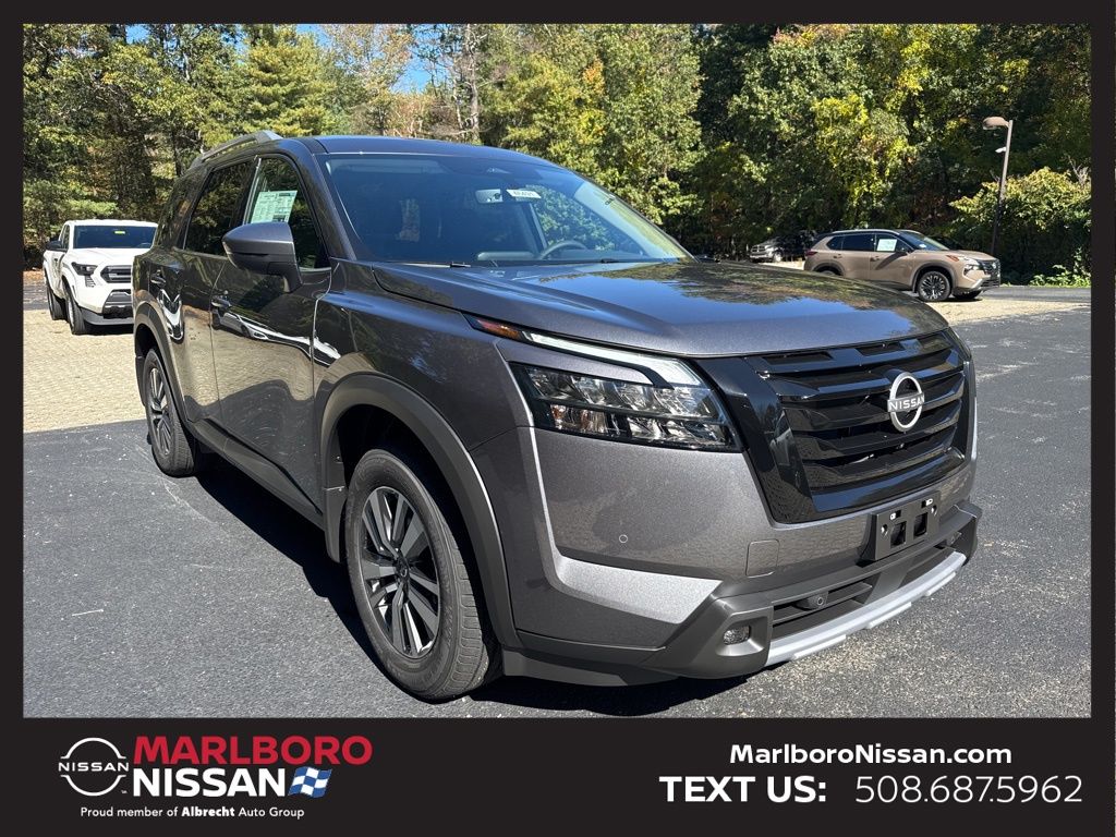2025 Nissan Pathfinder SL 4WD