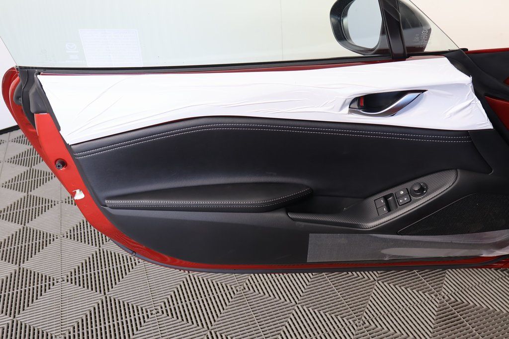 Thumbnail: 2026 Mazda MX-5 Miata - 8