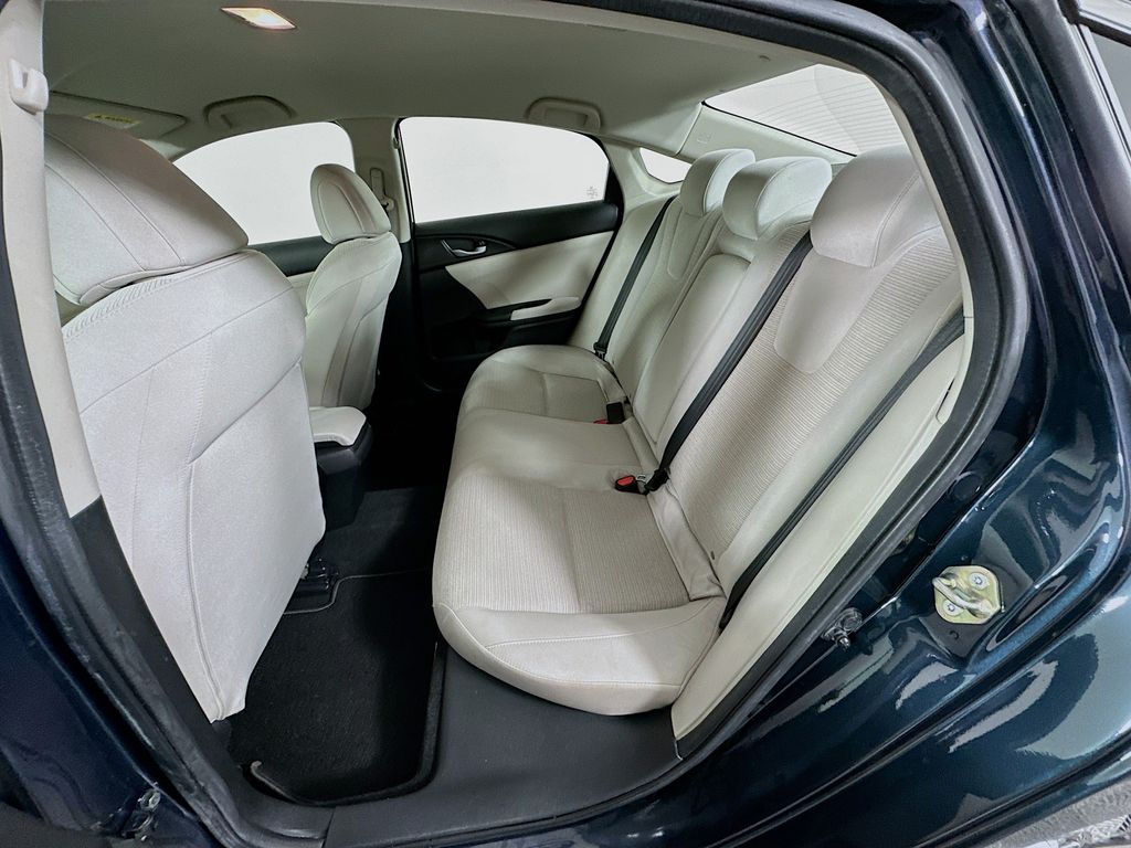 Thumbnail: 2020 Honda Insight - 23