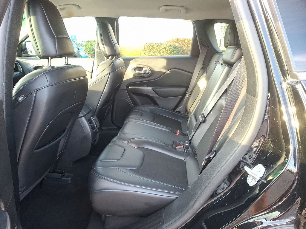 Thumbnail: 2020 Jeep Cherokee - 10