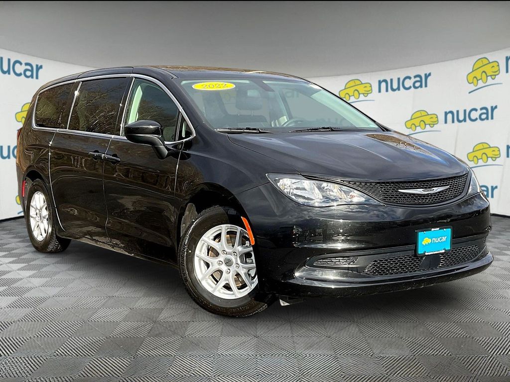 Brilliant Black Crystal Pearlcoat 2022 Chrysler Voyager LX FWD Minivan Front-Wheel Drive 9-Speed Automatic
