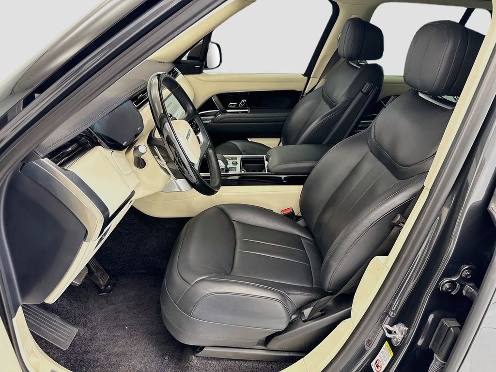 Thumbnail: 2023 Land Rover Range Rover - 18
