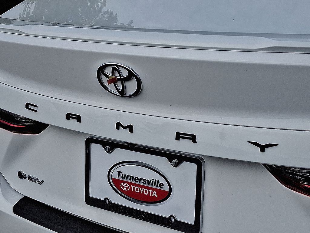 2025 Toyota Camry SE 5