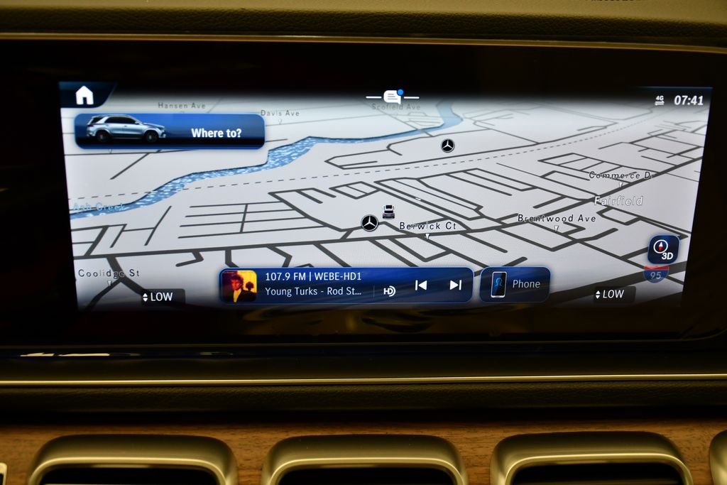 Thumbnail: 2026 Mercedes-Benz GLE - 26