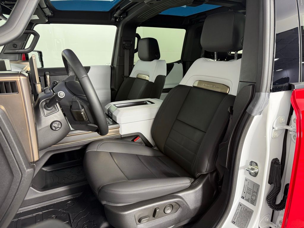 Thumbnail: 2022 GMC Hummer EV - 14