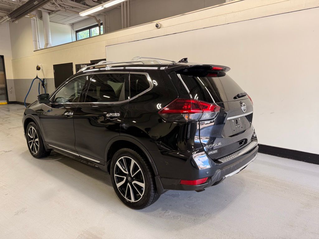 Thumbnail: 2019 Nissan Rogue - 3