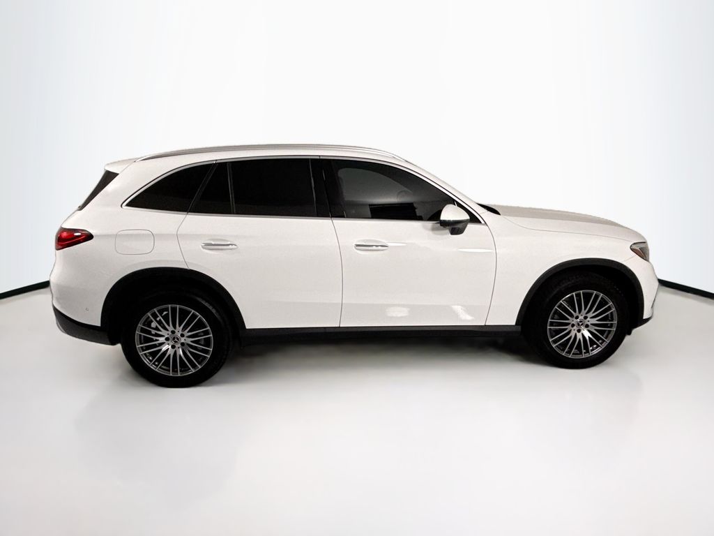 Thumbnail: 2026 Mercedes-Benz GLC - 4