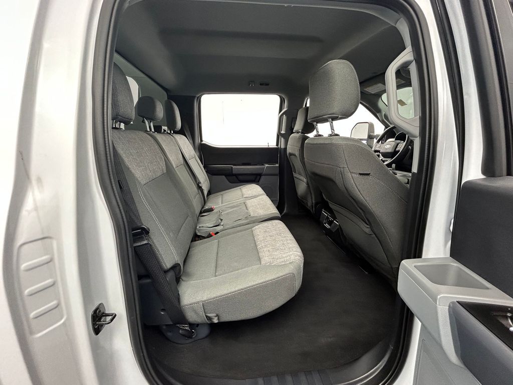 Used 2024 Oxford White Ford XLT image 18