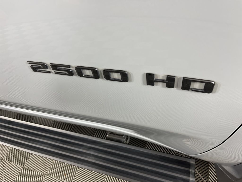 2024 Chevrolet Silverado 2500 LTZ 10