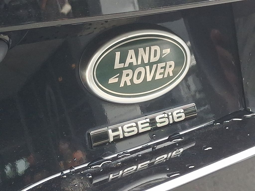 Thumbnail: 2019 Land Rover Discovery - 29