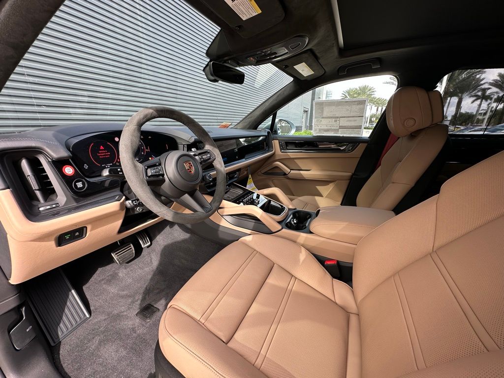 2025 Porsche Cayenne GTS 4