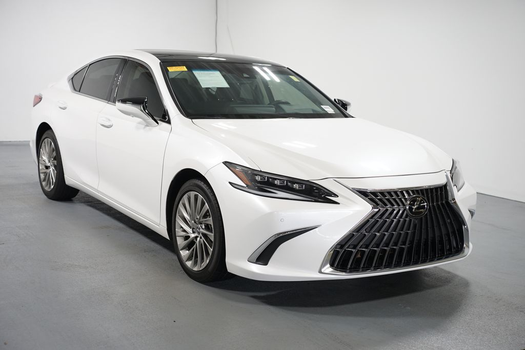 Thumbnail: 2022 Lexus ES - 3