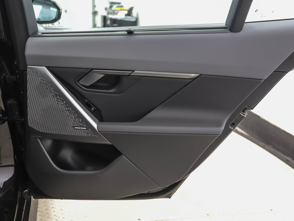 Thumbnail: 2026 BMW 5 Series - 25