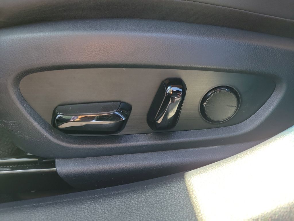 used 2025 Lexus ES car, priced at $42,500