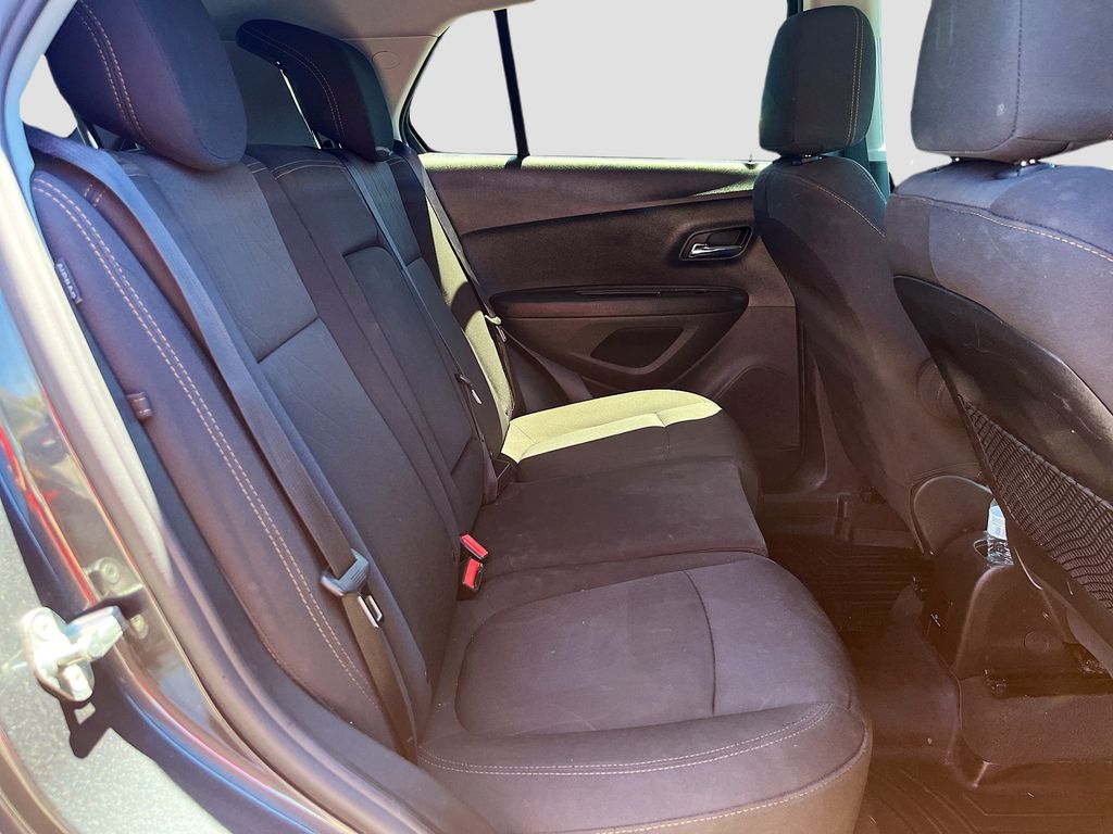 Used 2018 Gray Chevrolet LT image 24