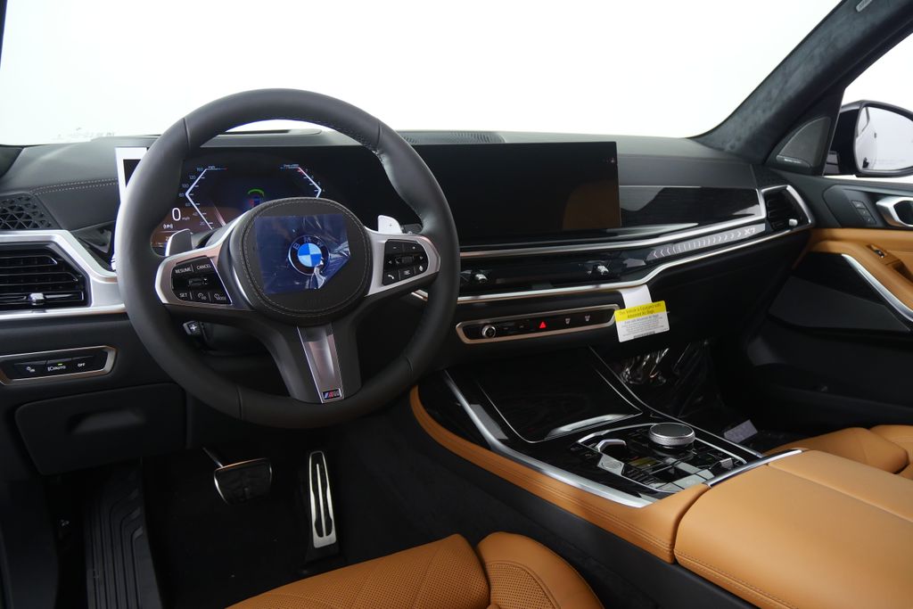 Thumbnail: 2026 BMW X7 - 21