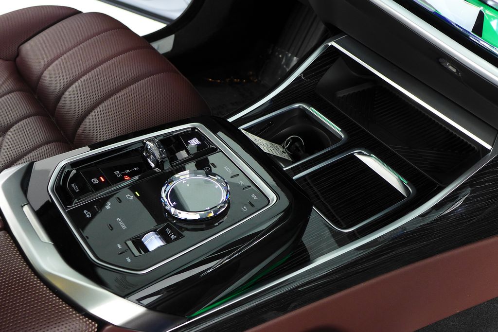 Thumbnail: 2025 BMW 7 Series - 15