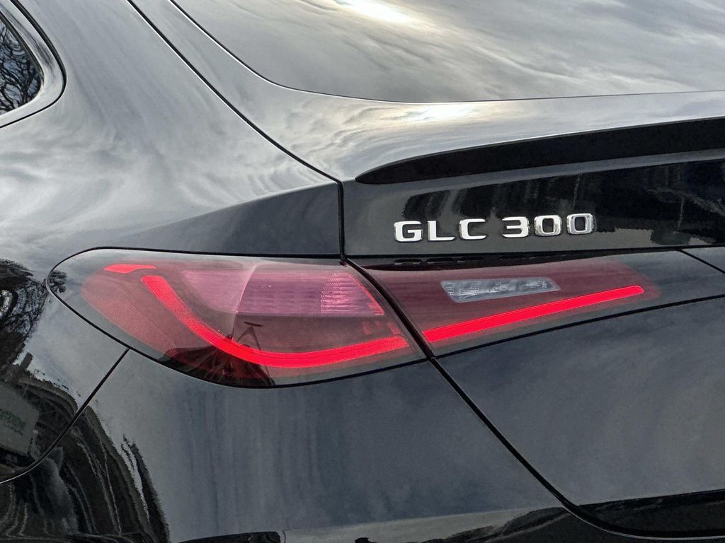 Thumbnail: 2025 Mercedes-Benz GLC - 12