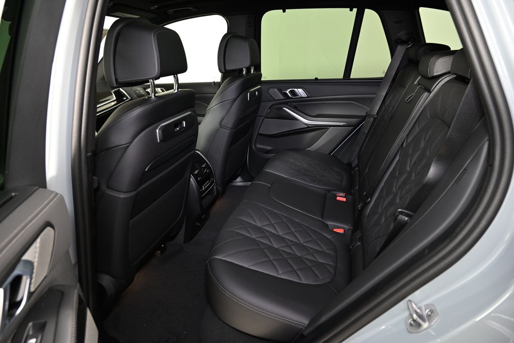 Thumbnail: 2026 BMW X5 - 25